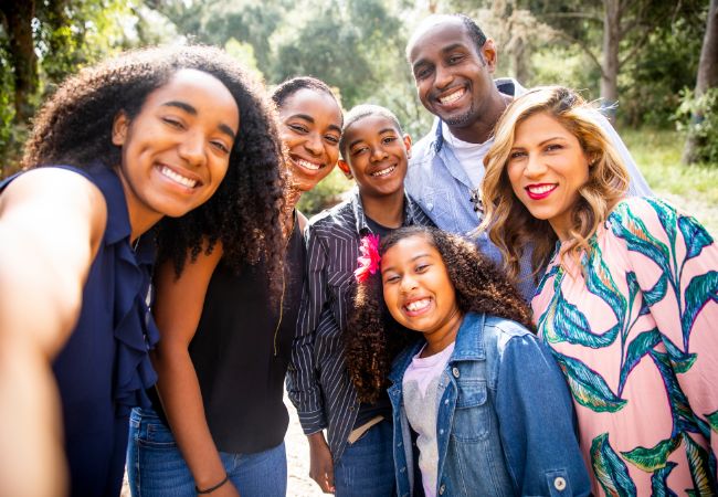 Parents with children planning for the future through estate planning